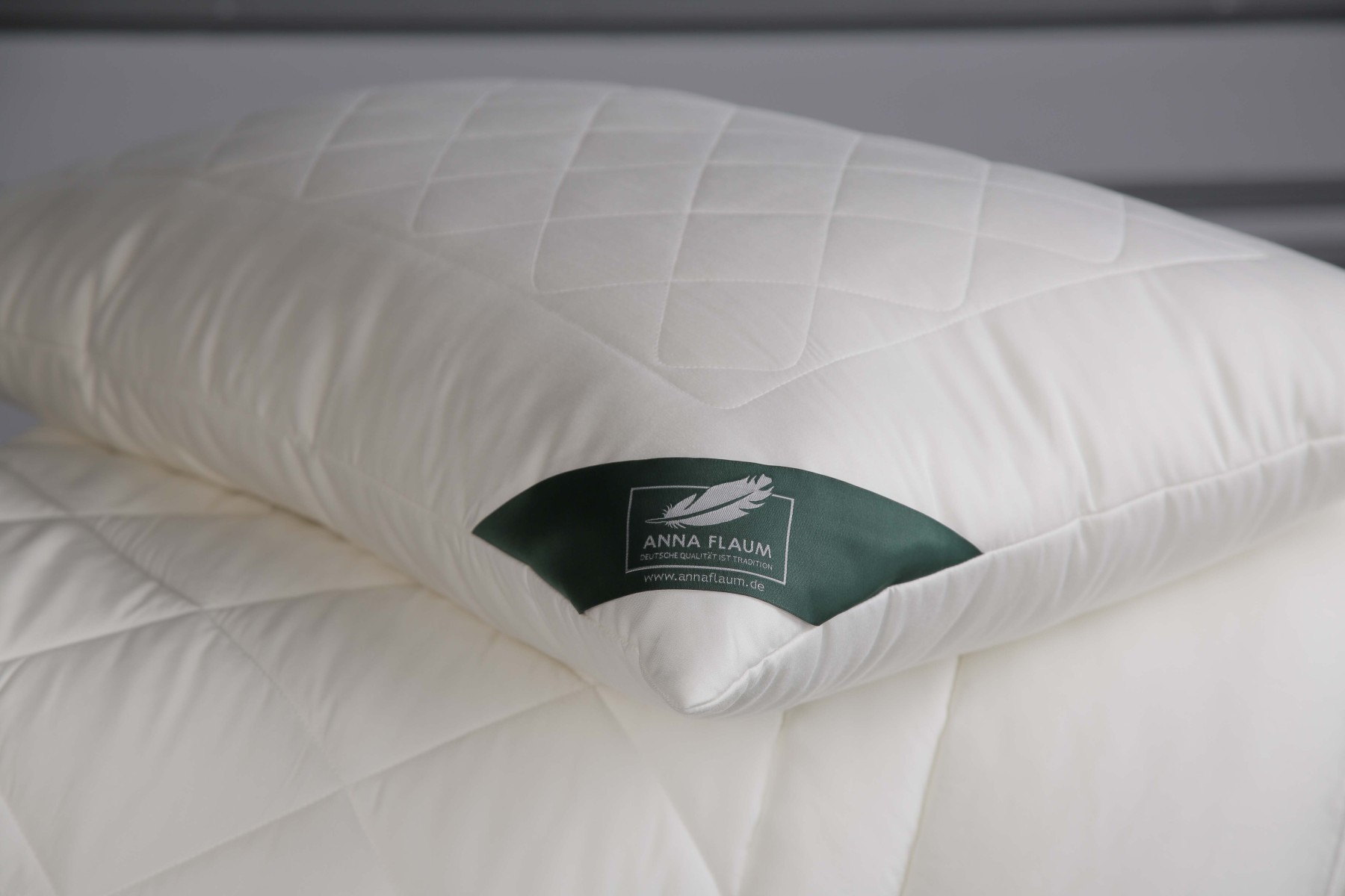 Подушка BAMBOO регулируемая 