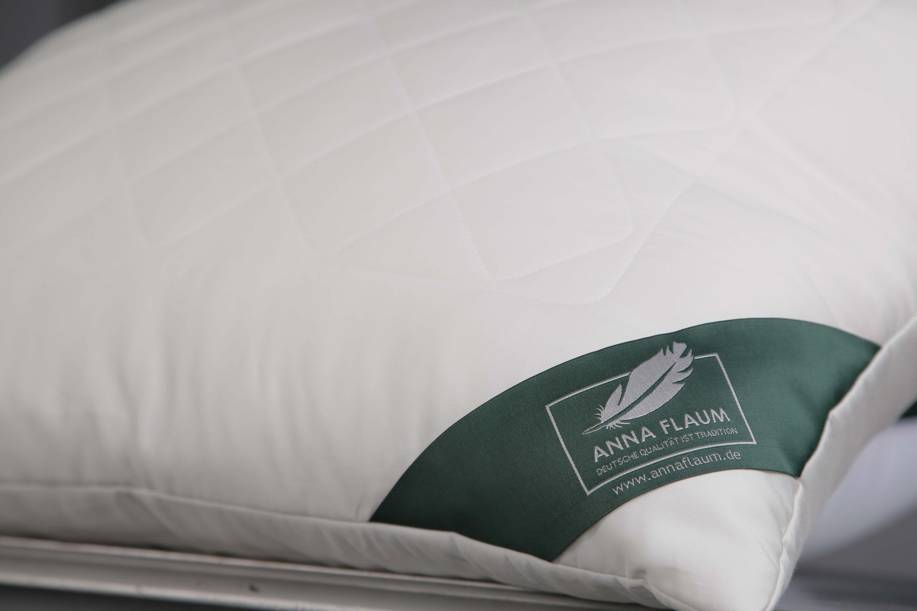 Подушка BAMBOO регулируемая 