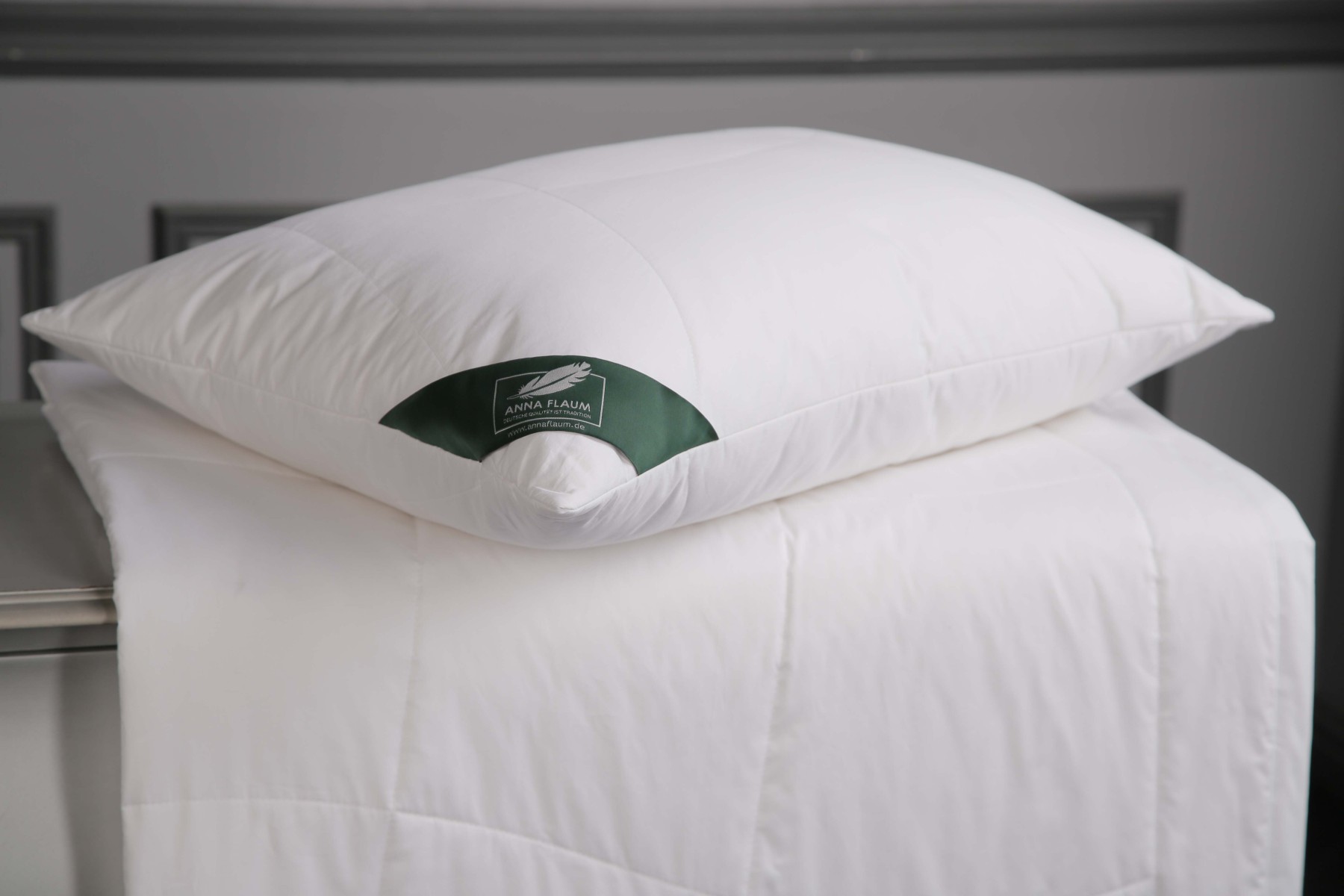 Подушка MERINO регулируемая