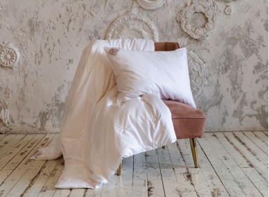 Подушка PAISLEY SILK мягкая 